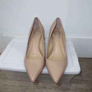 Vince Camuto, Nude Leather Heels US 8